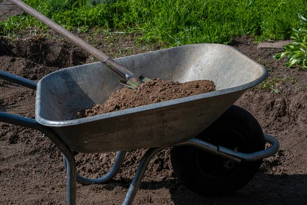 Shovel Wheelbarrow Garden Gardening Shovel Garden — Stock Photo, Image