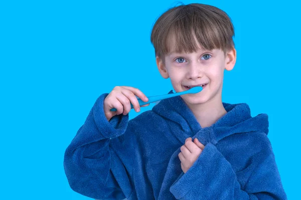 Αγόρι Την Οδοντόβουρτσα Υγειονομική Περίθαλψη Οδοντιατρική Υγιεινή Αγοράκι Που Καθαρίζει — Φωτογραφία Αρχείου