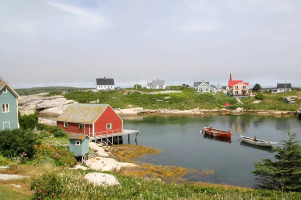 Mała Zatoczka Odizolowanej Wiosce Niedaleko Peggy Cove — Zdjęcie stockowe