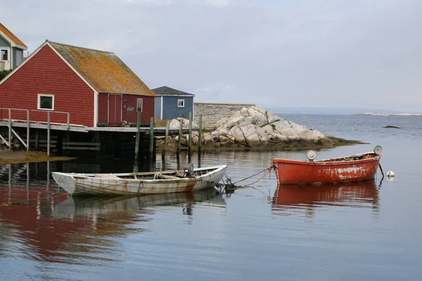 Some Activity Small Cove Atlantic Ocean — стокове фото