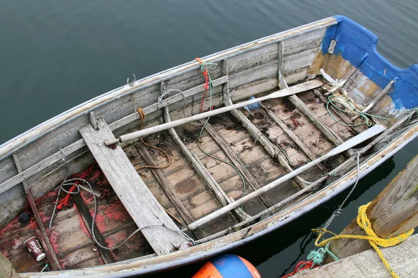 Halászhajó Készen Áll Elhagyni Kikötőt Egy Halászati Kalandra — Stock Fotó