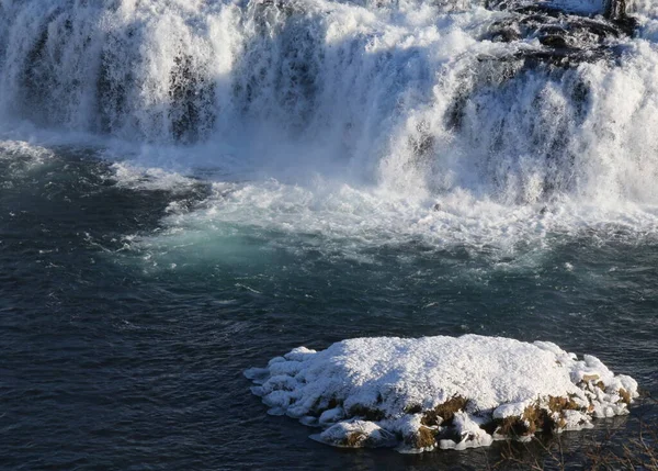 Een Spectaculaire Ijslandse Waterval Een Landelijk Deel Van Ijsland — Stockfoto