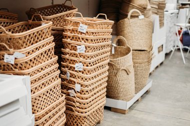 Markette satılan bir sepet sarmaşık.