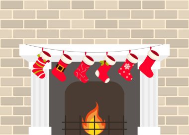 Şöminede ipte çoraplar asılı. Noel ve yeni yıl kış tatili hediyeleri. Noel Baba çorapları. Moda düz stil vektör çizgi film İllüstrasyonu.
