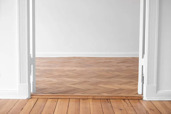 Paruet Floor Empty Apartment Room Open Double Wing Door — Stock Photo, Image