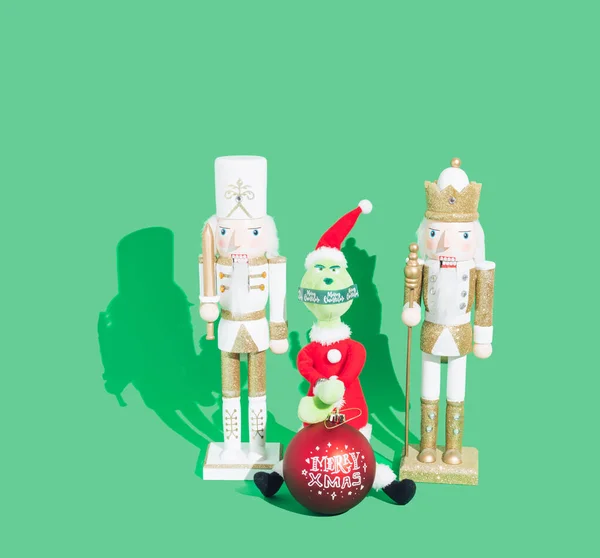 Nutcrackers Guard Kidnapped Grinch Tied Christmas Ball Christmas New Year — Stock Photo, Image