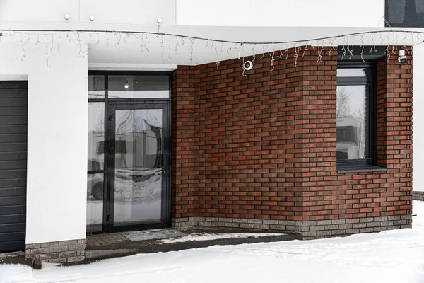 Nybyggt Fritidshus Ett Hus Uppbyggnad Vintern Utanför Det Nybyggda Moderna — Stockfoto