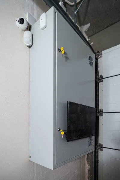 Système Vidéosurveillance Dans Nouveau Bâtiment Résidentiel Moniteur Avec Une Image — Photo