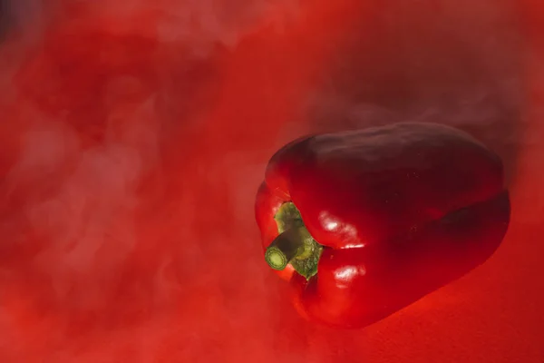 Doces Frescos Vermelhos Vermelho Volta Com Uma Luz Smoke — Fotografia de Stock