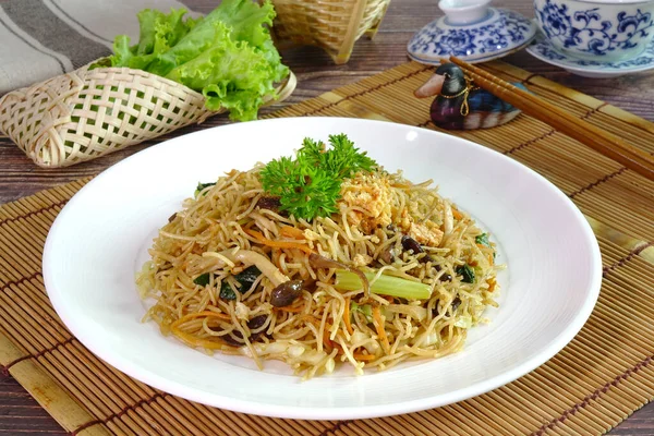 Mie Nasi Vegetarian Mie Nasi Goreng Dengan Jamur Wortel Sayuran — Stok Foto