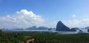 Samet Nangshe Bakış açısı Tayland 'ın Phang Nga Koyu' nun en popüler panorama manzaralarından biridir.