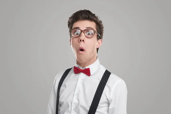 Stupito nerd uomo in occhiali — Foto Stock