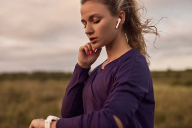 Kol saatinde nabız kontrolü