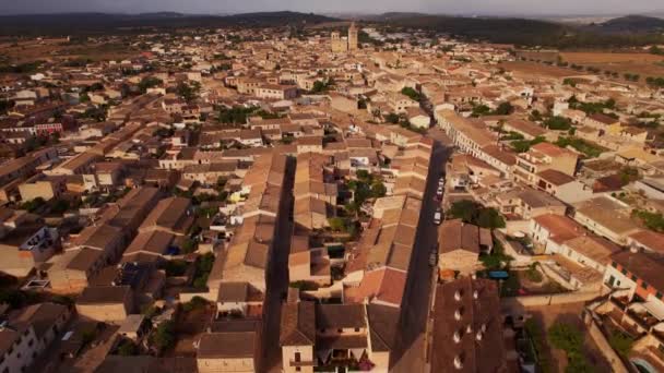 Flyover cidade velha de Sineu em Maiorca, Espanha — Vídeo de Stock