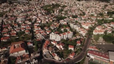 Madeira adasındaki Funchal şehrinde insansız uçak.