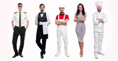 Kendinden emin erkek ve kadın çalışanlardan oluşan bir grup.