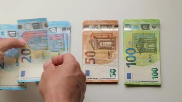 Człowiek Ręce Licząc Nowe Sequele Rachunki Zbliżenie Stos Pieniędzy Euro — Wideo stockowe