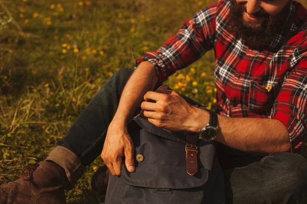 Crop Positive Bearded Male Traveler Checkered Shirt Smiling While Sitting — Φωτογραφία Αρχείου