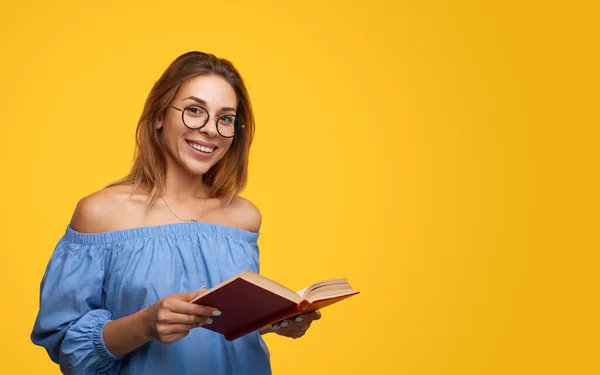 Positive Young Smart Woman Long Brown Hair Stylish Blouse Eyeglasses — Zdjęcie stockowe