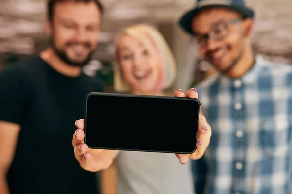 Soft Focus Blond Woman Using Smartphone Black Screen Take Selfie — Stock Photo, Image