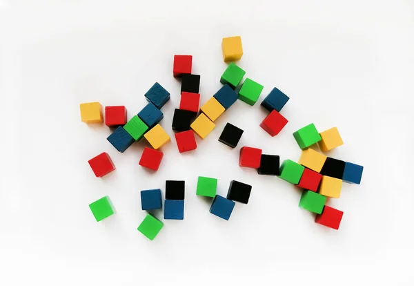 Hay Muchos Cubos Colores Sobre Fondo Blanco Cubos Para Niños —  Fotos de Stock