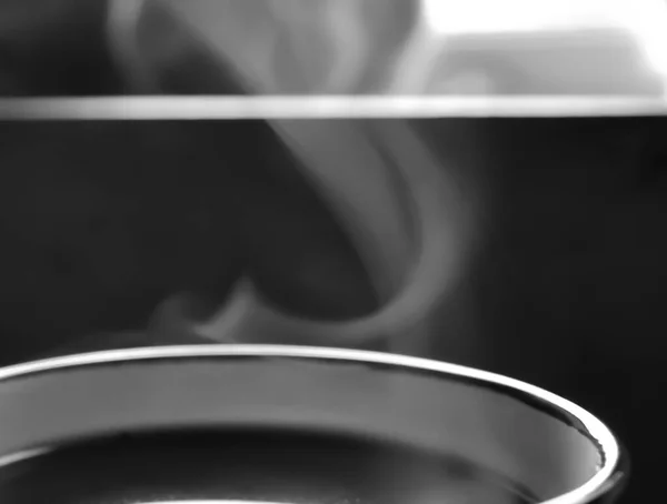 Weicher Dampf Tritt Aus Dem Becher Heißer Kaffee Mit Rauch — Stockfoto