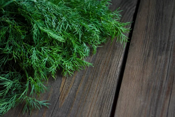 Green Dill Wooden Table Bunch Green Dill Table Green Brown — Stock Photo, Image