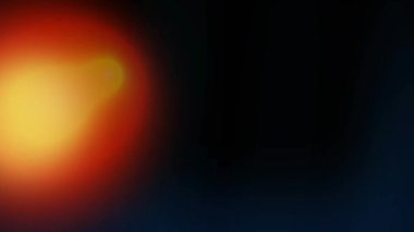 Örtüler için siyah arkaplan üzerinde röfle olan bir dizi animasyon. Videoyu biçimlendirmek için ışık kaynaklı 4K efektleri. Bağlı sosyal ağlar için bir filtre. Bokeh ve spot ışıkları.