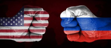 Rusya, Amerika Birleşik Devletleri Savaşı 'na Karşı ve Çatışmalar Boyalı Bayraklarla Arkaplanı Kavradı. Amerika ve Rusya gerilim arkaplanı.