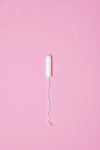 Tampon Higienis Feminin Untuk Menstruasi Pada Latar Belakang Pink — Stok Foto