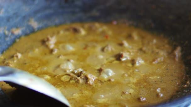 Nahaufnahme Von Scharfem Rindfleisch Curry Einem Beliebten Gericht Das Süden — Stockvideo