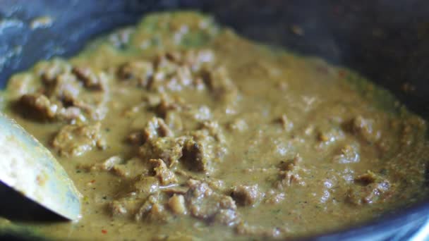 Närbild Kryddig Nötkött Curry Populär Maträtt Äts Med Ris Södra — Stockvideo