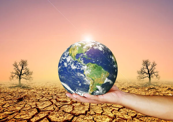 Manos Humanas Sosteniendo Tierra Con Planeta — Foto de Stock
