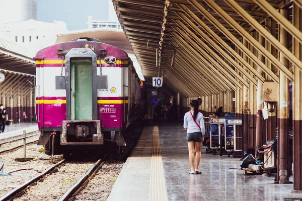 Tajlandia Bangkok Października 2021 Koleje Pociągi Stacji Kolejowej Hua Lamphong — Zdjęcie stockowe