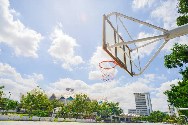 Basketball Backboard Outdoor Basketball Hoop Sky Clouds — Stock Photo, Image