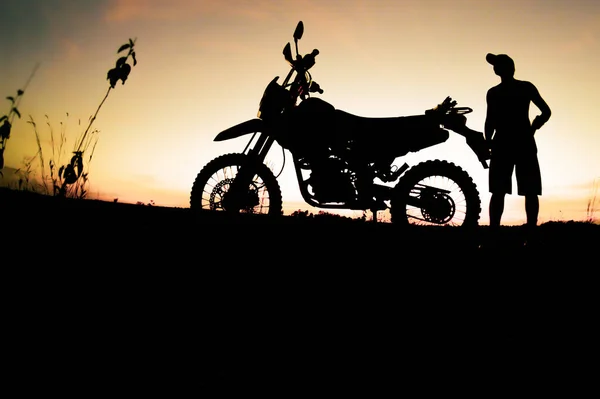 Silhouetten Van Mannen Motorfietsen — Stockfoto