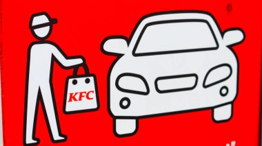 20 Ekim 2021 'de Tayland' da KFC 'nin kızarmış tavuk restoranında Surat Thani, Tayland.