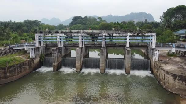 Vista Aérea Uma Pequena Barragem Zona Rural Tailândia Disponibilizando Água — Vídeo de Stock