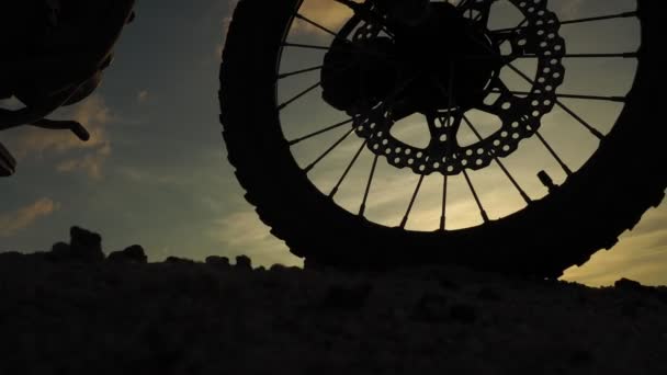 Silhouette Une Moto Motocross Soirée Concept Voyageur Aventure — Video