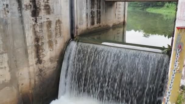 Vista Uma Pequena Barragem Tailândia Rural Disponibilizando Água Para Uso — Vídeo de Stock