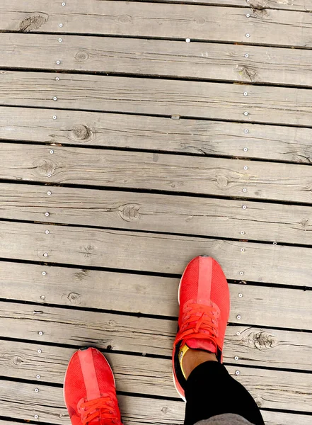 Zapatos Rojos Sobre Fondo Madera — Foto de Stock