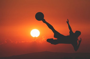 Bu güzel akşamda basketbolcu. spor konsepti