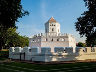 24 Şubat 2022 'de Bangkok' un Eski Kenti, Bangkok, Tayland turu sırasında çok güzel bir topçu kalesi..