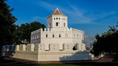 24 Şubat 2022 'de Bangkok' un Eski Kenti, Bangkok, Tayland turu sırasında çok güzel bir topçu kalesi..