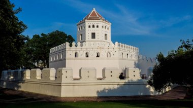 24 Şubat 2022 'de Bangkok' un Eski Kenti, Bangkok, Tayland turu sırasında çok güzel bir topçu kalesi..