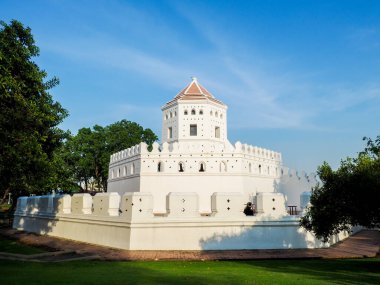 24 Şubat 2022 'de Bangkok' un Eski Kenti, Bangkok, Tayland turu sırasında çok güzel bir topçu kalesi..