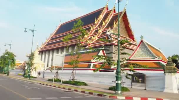 ワット モラコットは タイ王国の重要な寺院で 2022年2月24日にバンコクで訪問する必要があります — ストック動画