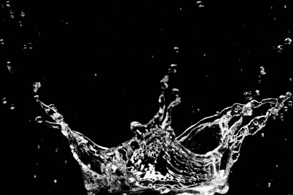 Fekete Alapon Szétszórt Víz Víz Fröccsent Fekete Háttér Elszigetelt Splash — Stock Fotó