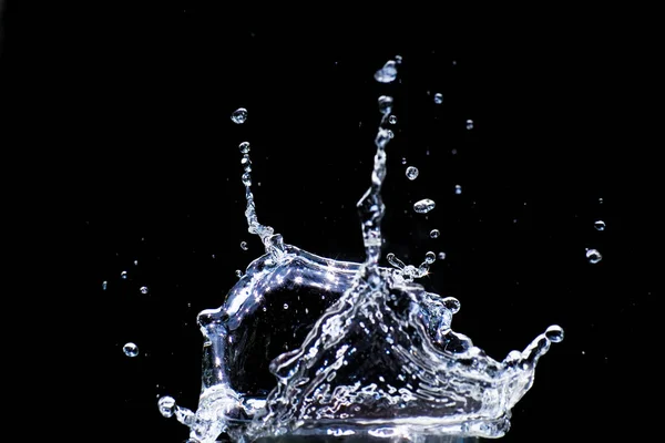 Νερό Σκορπισμένο Μαύρο Φόντο Πιτσιλιές Νερού Μαύρο Φόντο Απομονωμένο Splash — Φωτογραφία Αρχείου