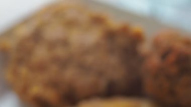 Abur cubur konsepti. Yüksek yağlı kızarmış tavuk. Lezzetli ama sağlığa zararlı.